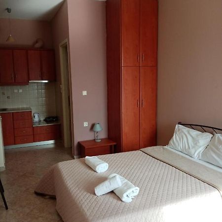 Jusmine Apartments Chalkís Dış mekan fotoğraf